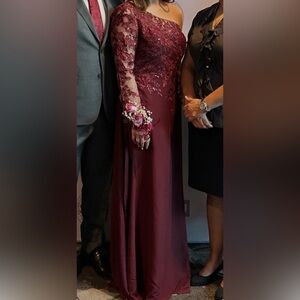 Elegant Burgundy Lace Evening Gown JJs house dress!